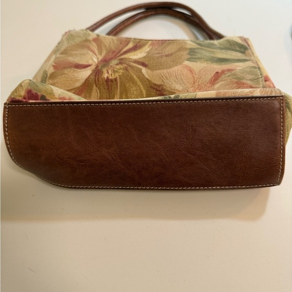 Relic cross body bag - Picture 3 of 5